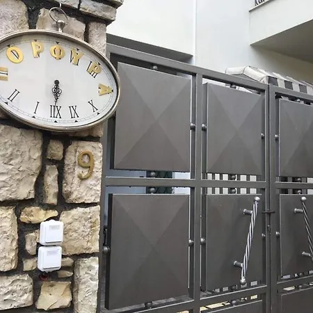 Konukevi Porfyra Luxury 4*